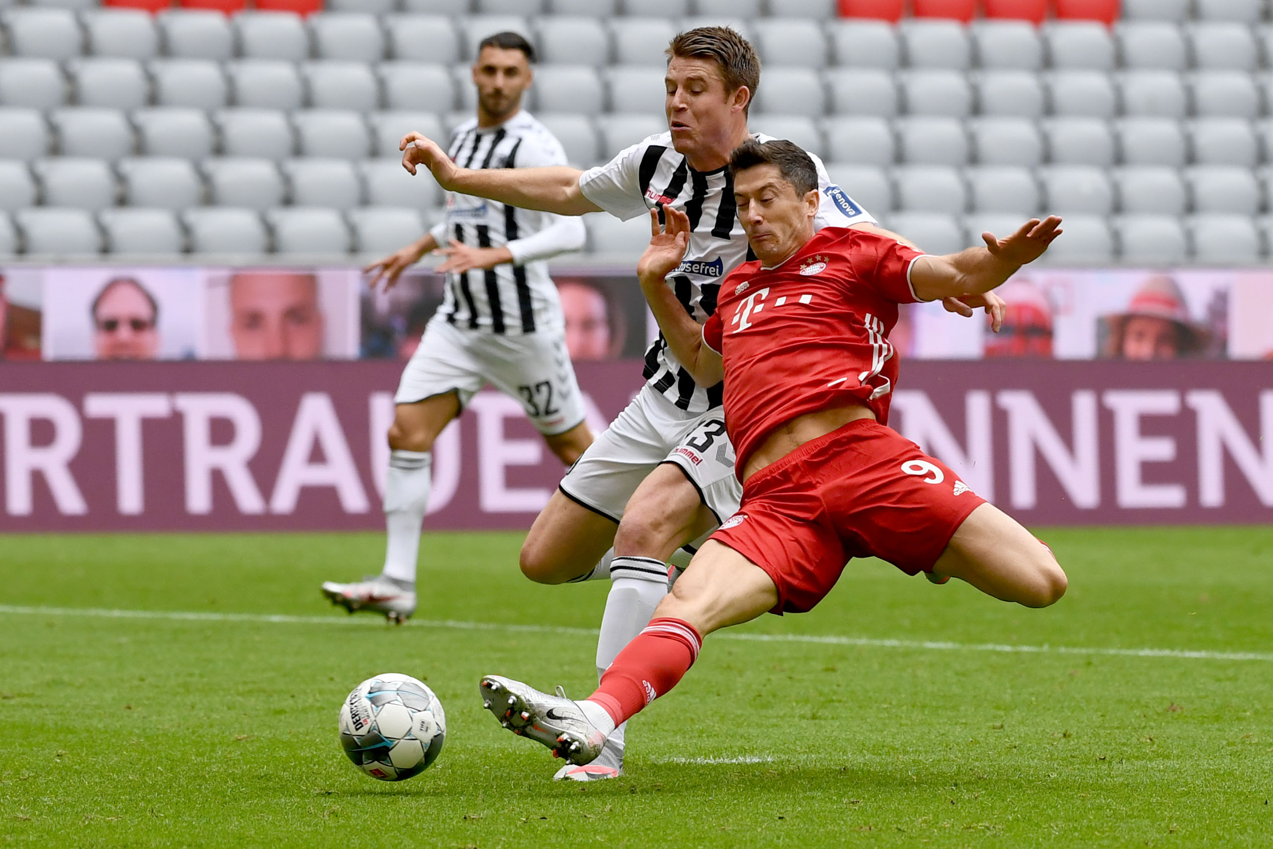 足球比赛中的精彩瞬间，令人惊艳不已