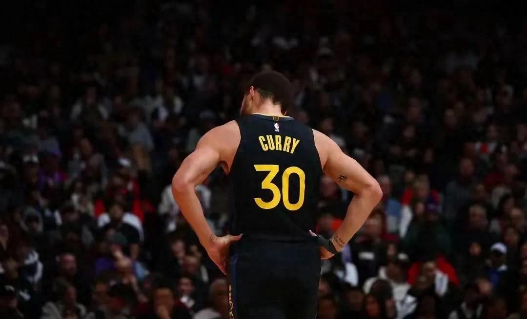 爵士客场击败勇士,迅速崛起 爵士客场击败勇士,迅速崛起