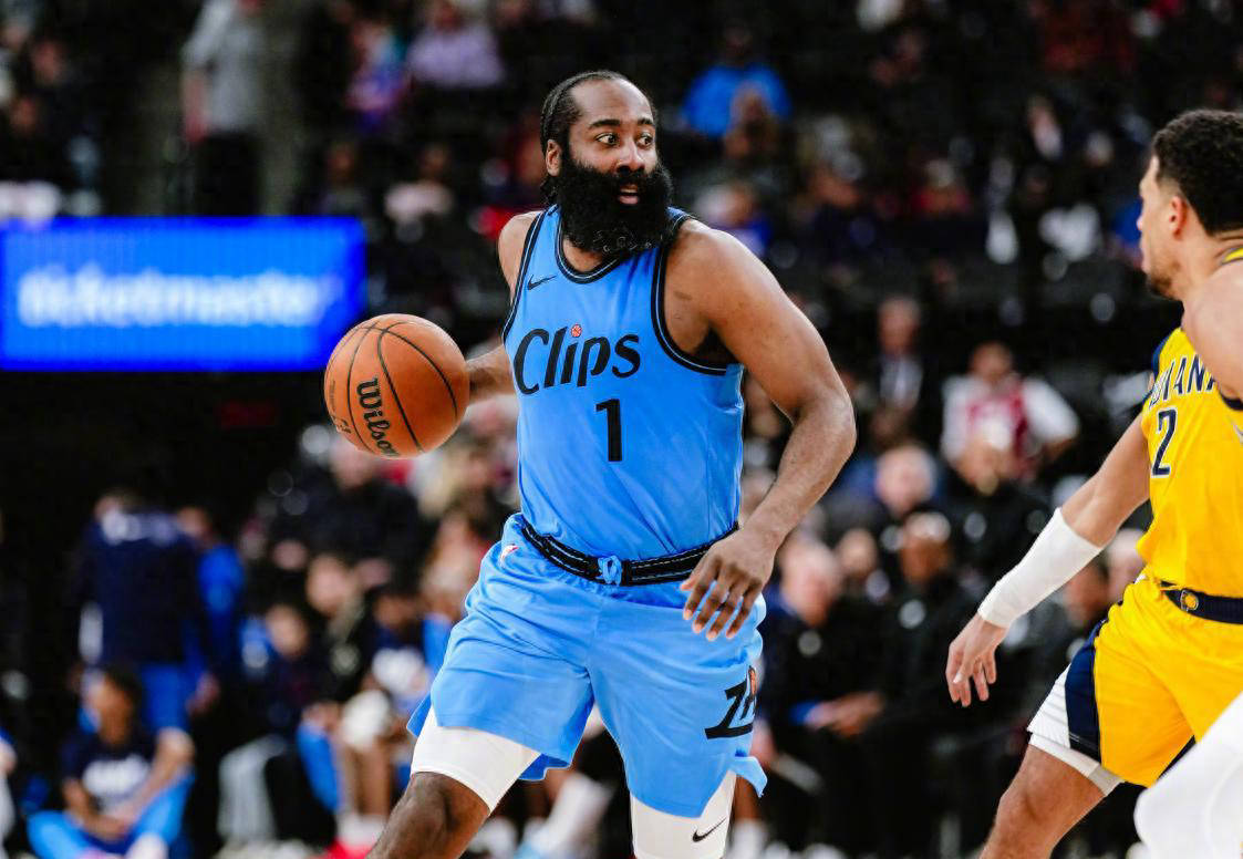 快船遭遇连败,近期形势严峻 快船遭遇连败,近期形势严峻