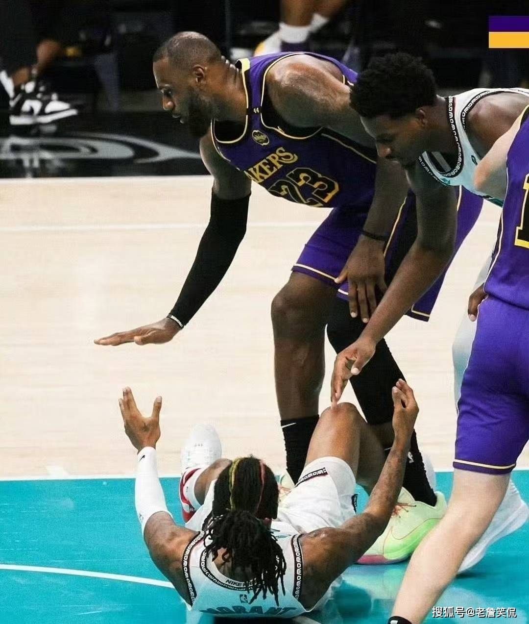 灰熊队客场作战，激战四节后险胜对手