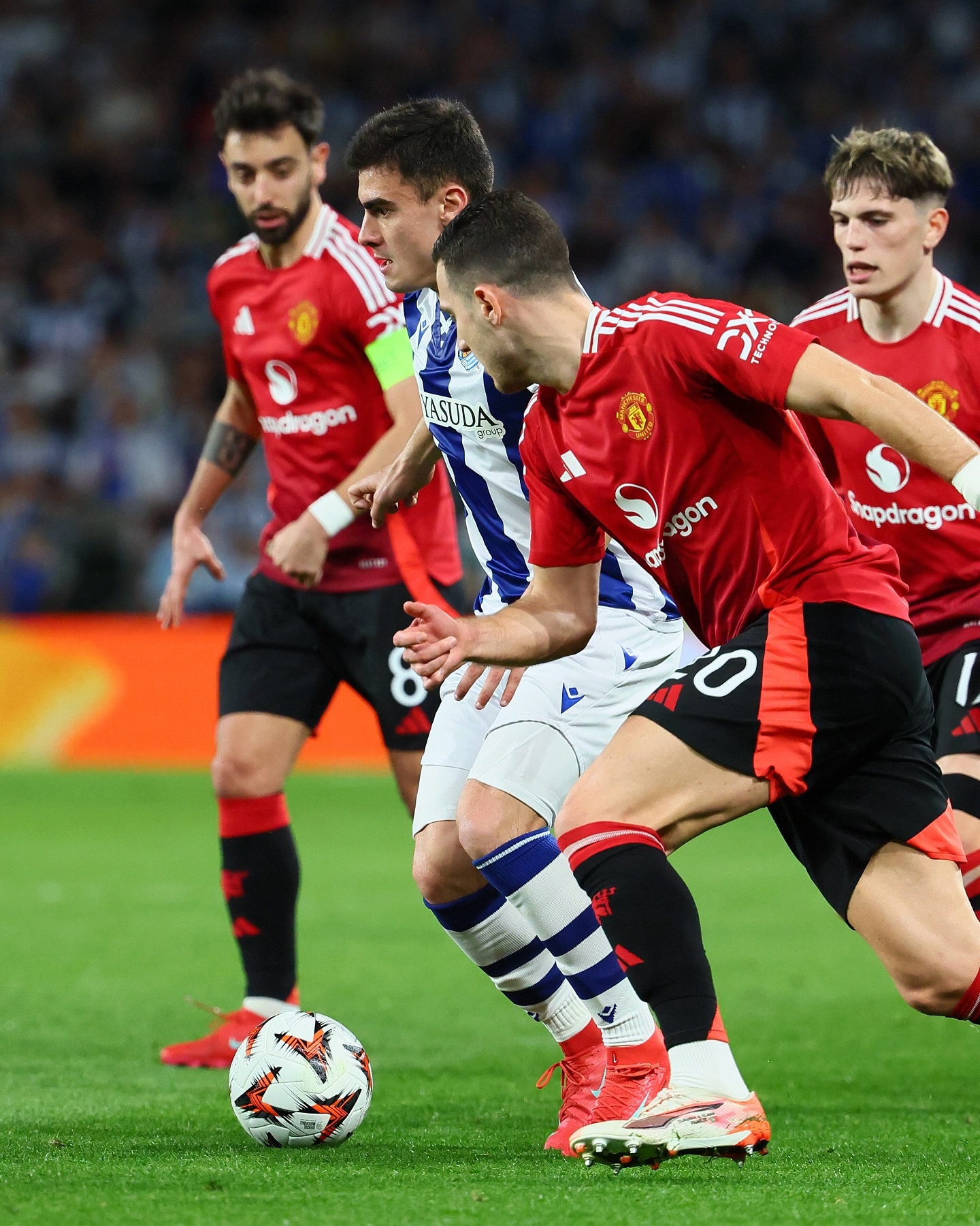 曼联惨遭淘汰，欧冠之路尽在亚洲的简单介绍