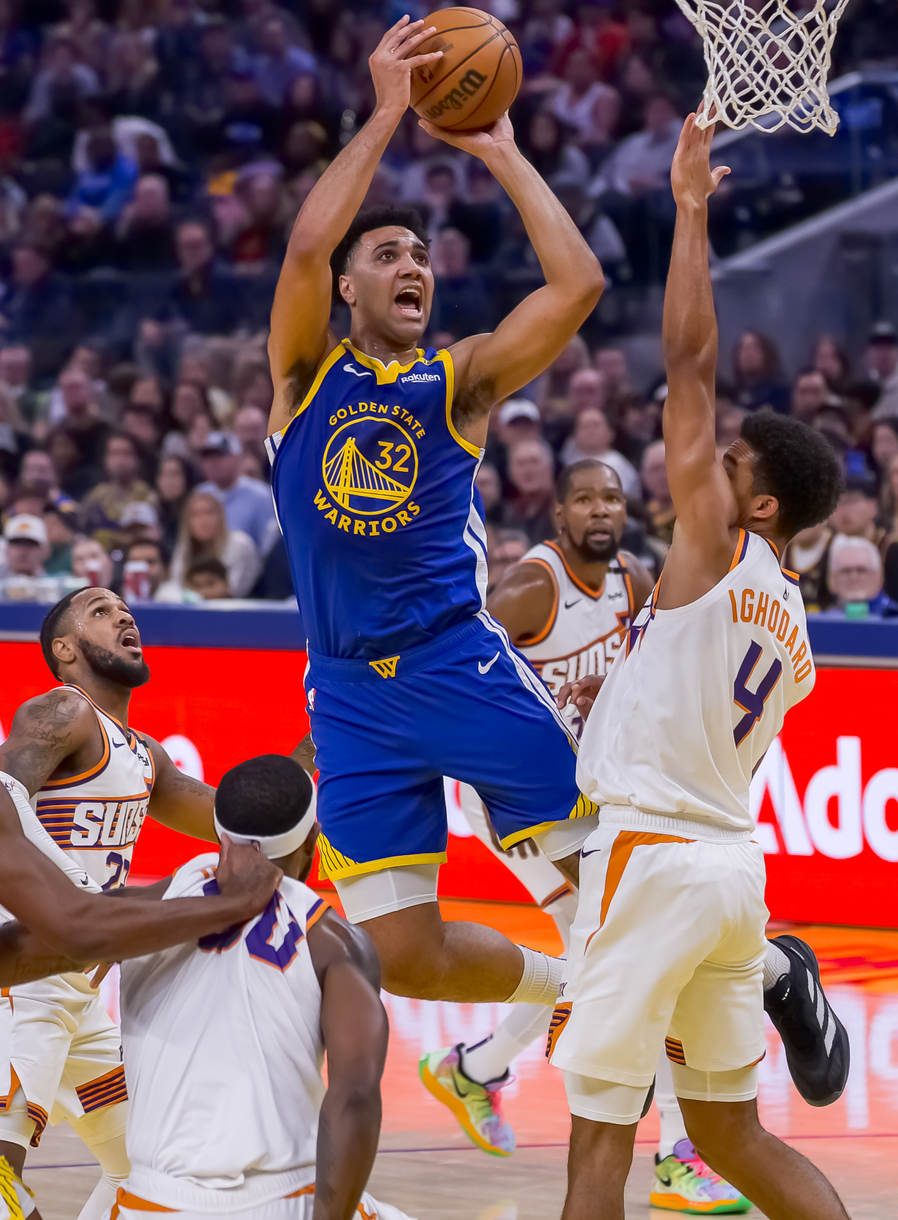 球员积极备战,力争取得胜利突破 球员积极备战,力争取得胜利突破